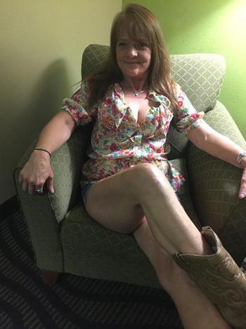 , 40  female escort, Memphis