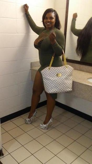 , 25  female escort, Memphis
