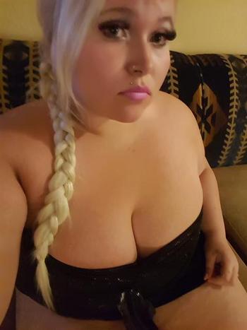 , 21  female escort, Memphis