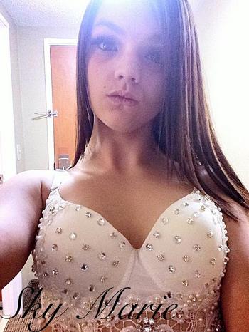 , 20  female escort, Memphis