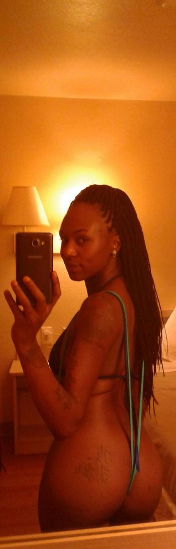 , 28  female escort, Memphis