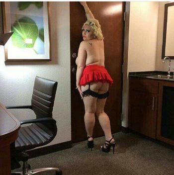 , 24 Latino/Hispanic female escort, Memphis