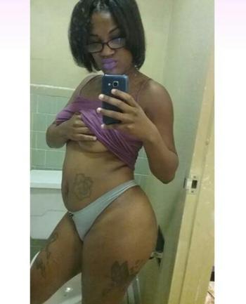 , 22  female escort, Memphis