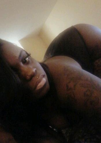 , 22  female escort, Memphis