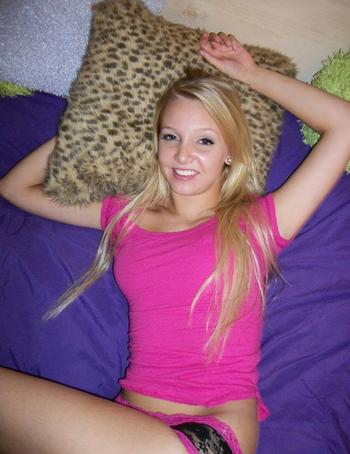 , 22  female escort, Memphis