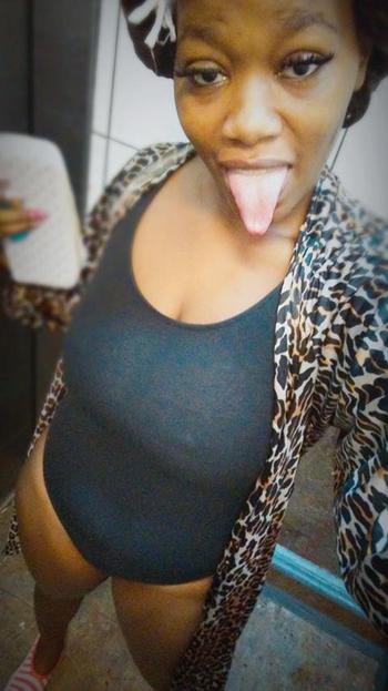 , 24 African American female escort, Memphis