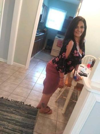 Angela, 50  female escort, Memphis