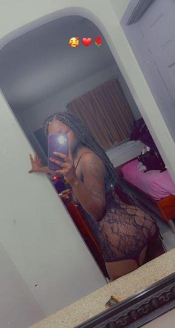 Lyric, 21  female escort, Memphis