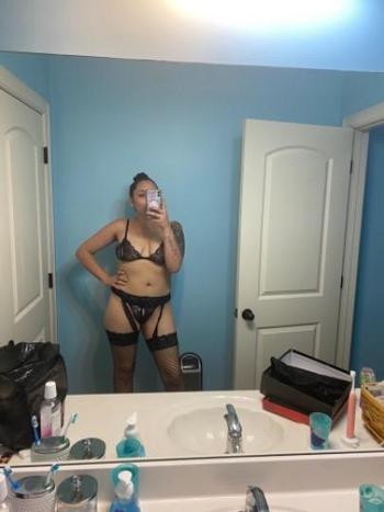 Reyna, 22  female escort, Memphis