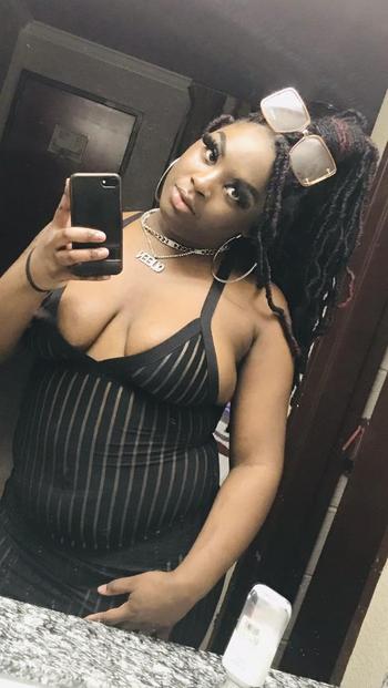 FoxyyLuhh, 21 African American female escort, Memphis