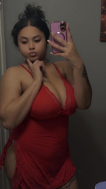 Dinero, 22  female escort, Memphis