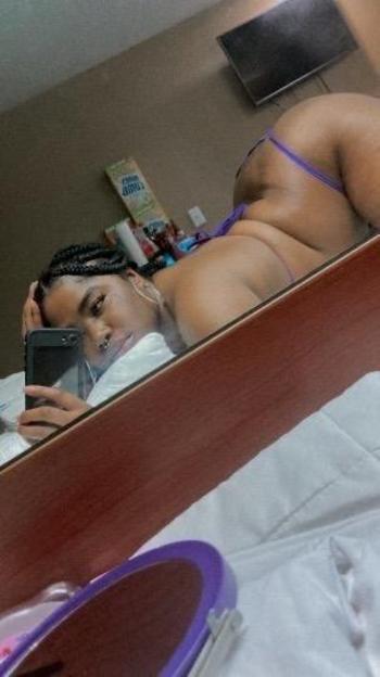 Melly, 23  female escort, Memphis
