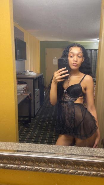 aaliyah, 22  female escort, Memphis
