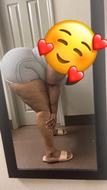 Juicy, 26  female escort, Memphis